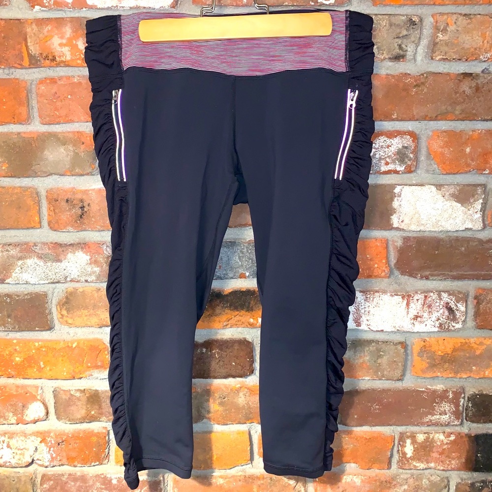 Black leggings with multicolored waist band